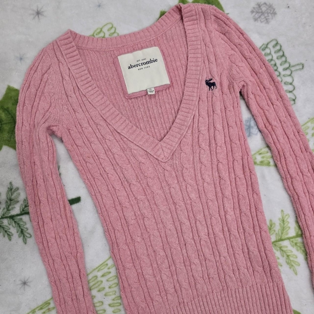 Abercrombie Vintage Strawberry Knit Pink Vneck Long Sleeve Pullover Sweater - Picture 5 of 6